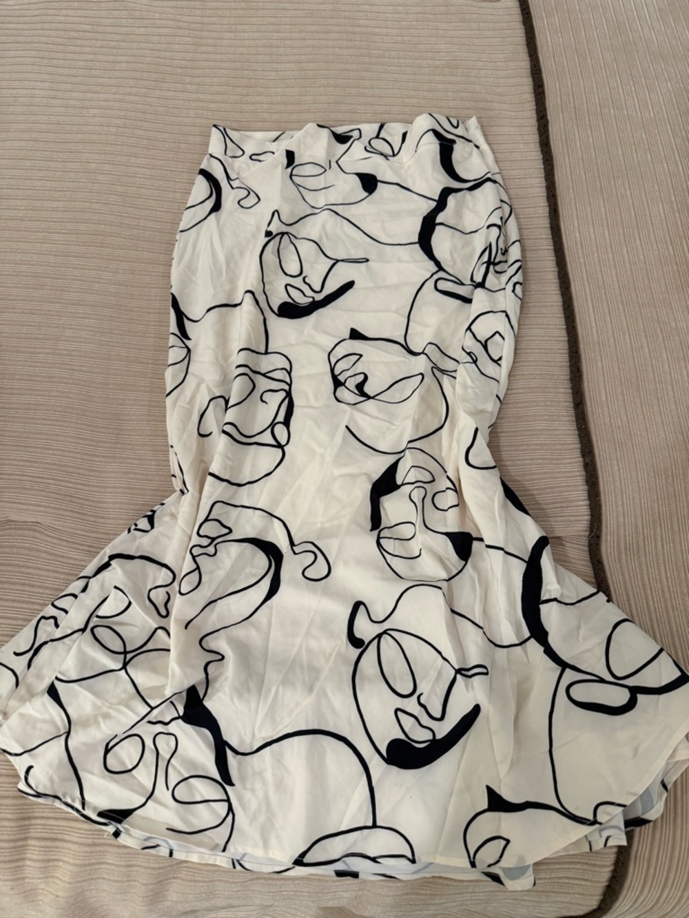 White & Black Abstract Print Midi Skirt